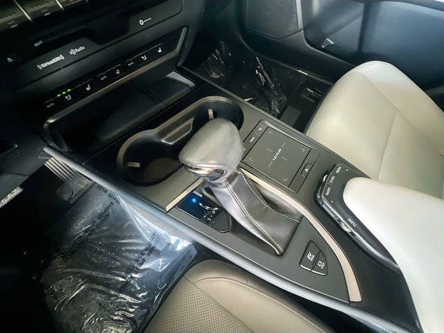 Used 2019 Lexus UX 250h image 25