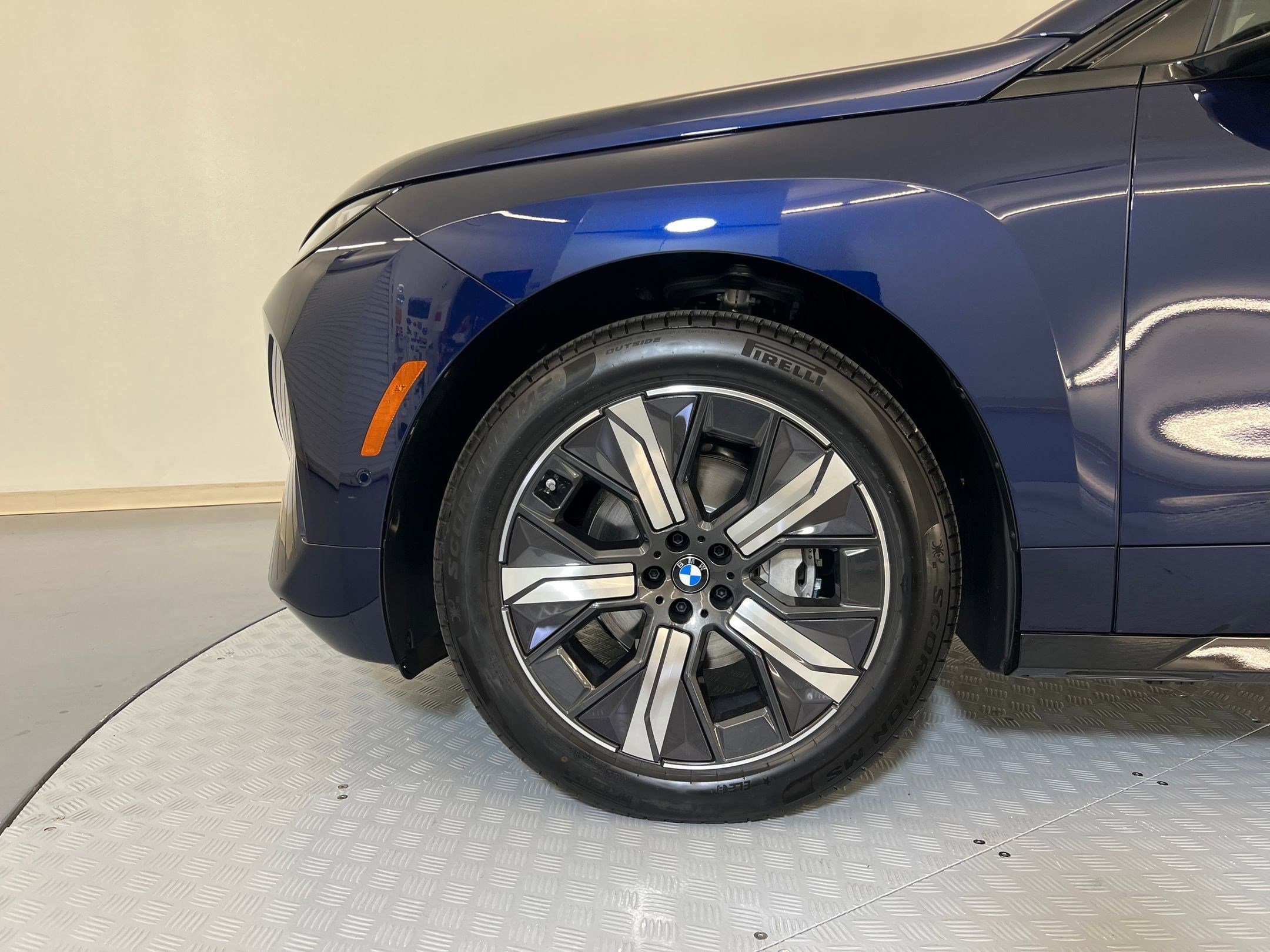 Used 2026 BMW iX xDrive45 AWD/4WD image 11