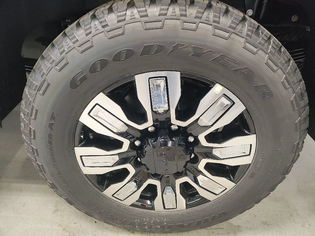 New 2026 GMC Sierra 2500 Denali w/ Denali Reserve Package AWD/4WD image 18