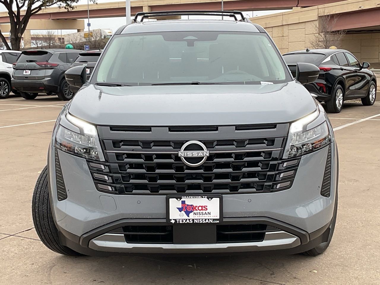 New 2026 Nissan Pathfinder Platinum image 3