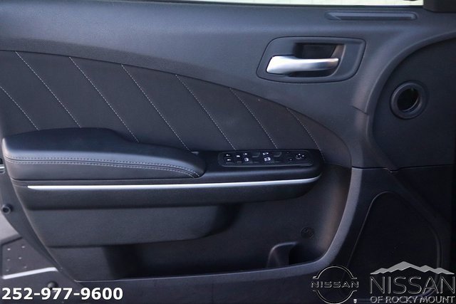 Used 2022 Dodge Charger SXT image 9