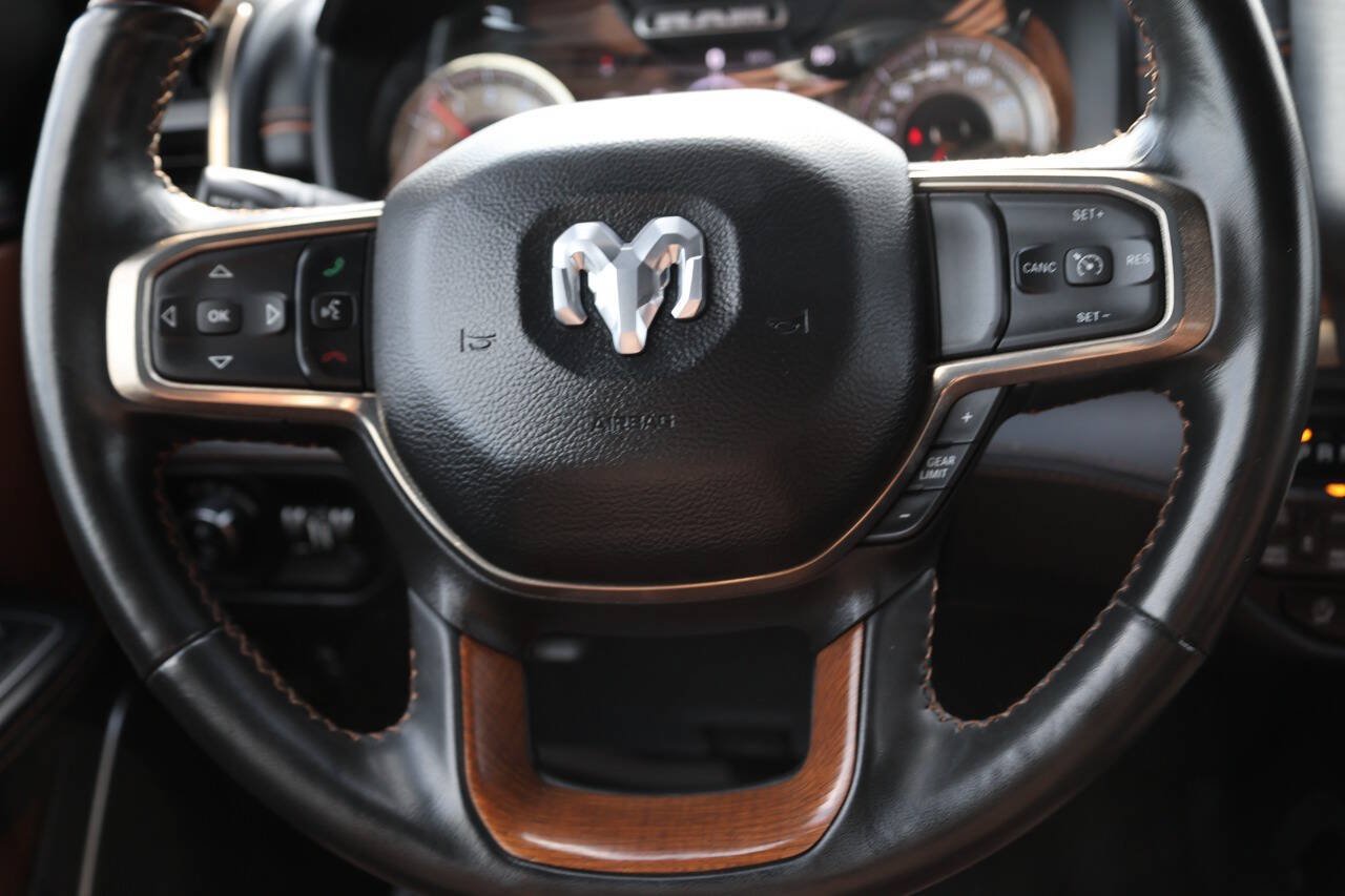 Used 2022 RAM 1500 Limited w/ Body Color Bumper Group AWD/4WD image 18