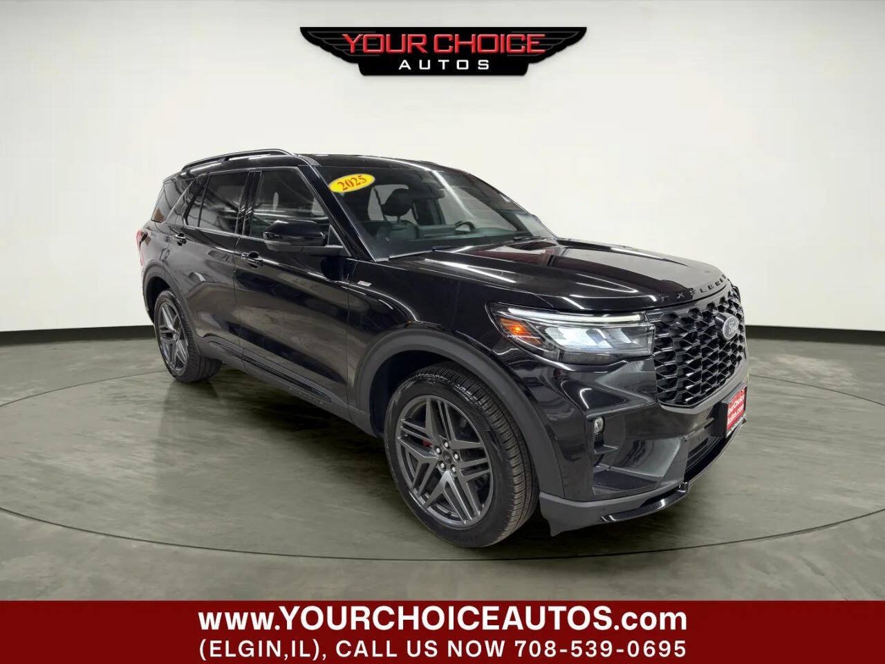 Used 2025 Ford Explorer ST-Line w/ ST-Line Street Pack AWD/4WD image 10