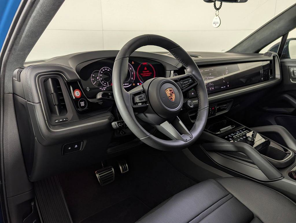 New 2026 Porsche Cayenne GTS image 4