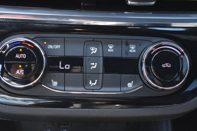 Used 2024 Buick Envista Sport Touring w/ Convenience I Package FWD image 28
