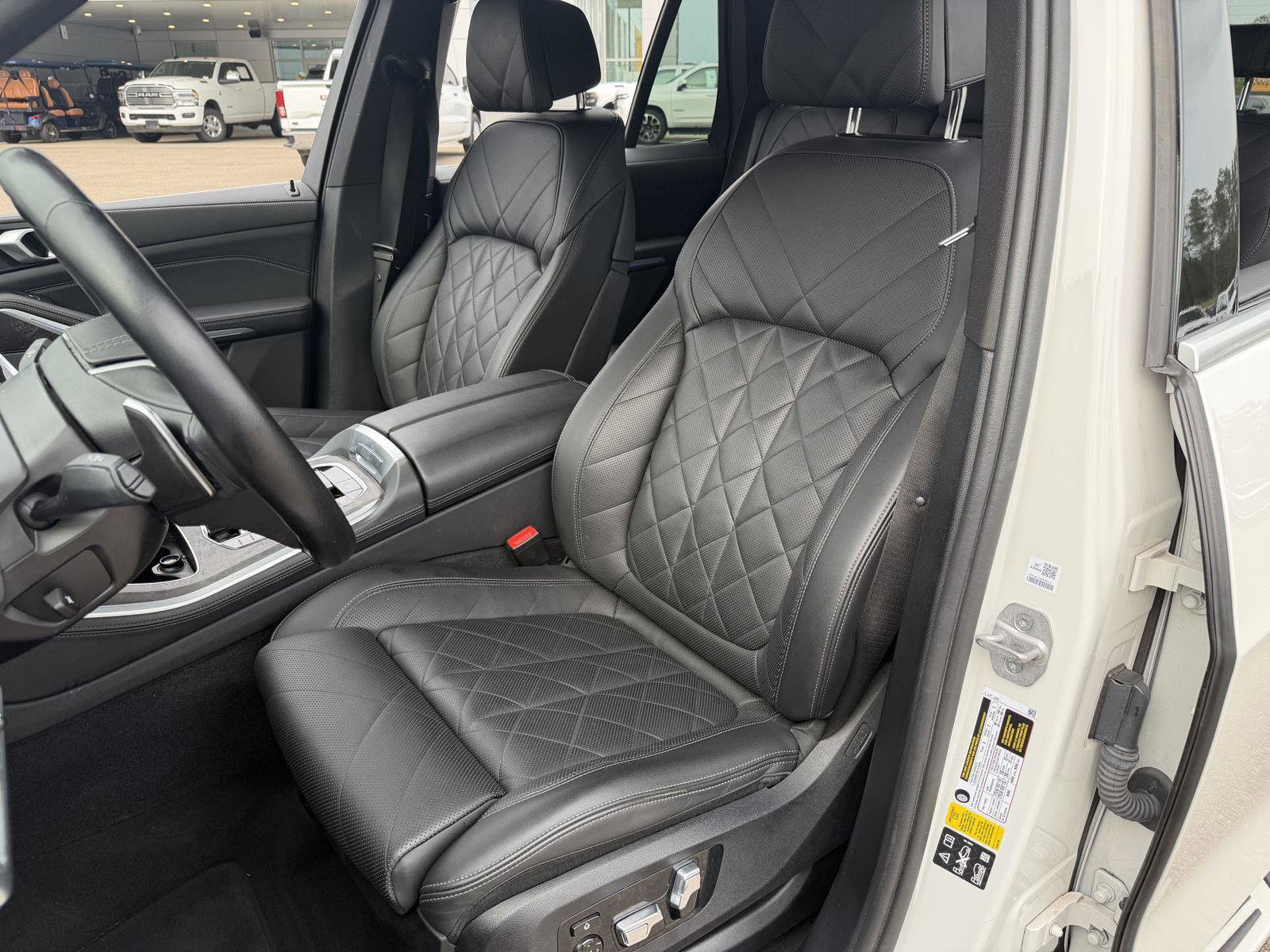 Used 2024 BMW X5 xDrive40i AWD/4WD image 16