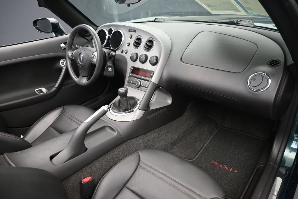 Used 2007 Pontiac Solstice GXP w/ Premium Package RWD image 27
