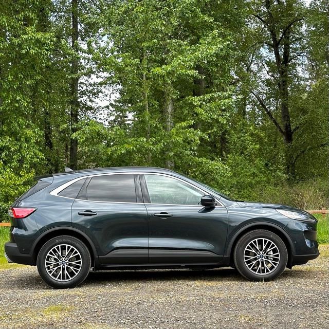 Used 2022 Ford Escape Titanium w/ Titanium Premium Package image 2