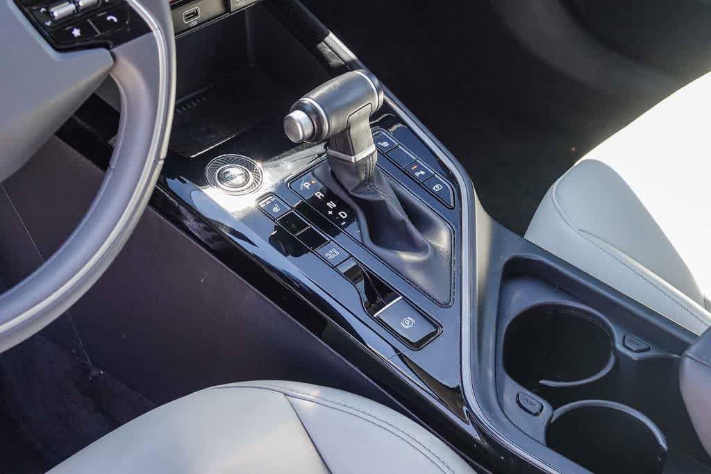 Certified 2023 Kia Niro EX Touring FWD image 18