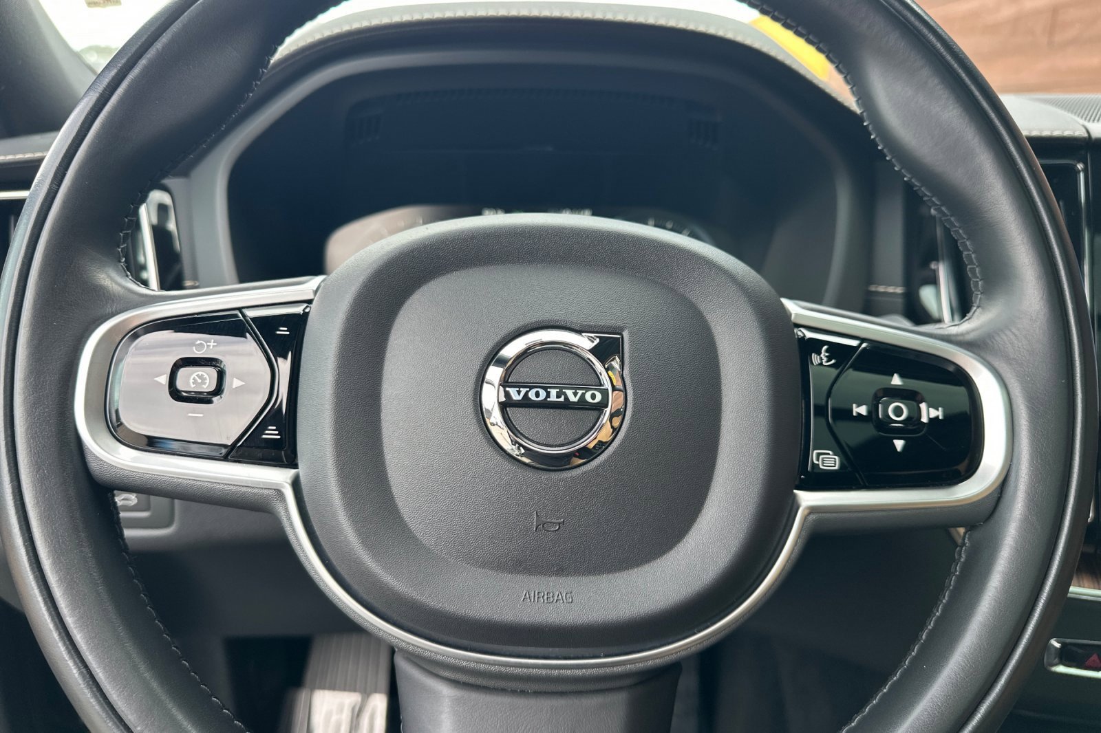 Used 2021 Volvo XC60 T5 Inscription w/ Advanced Package image 26