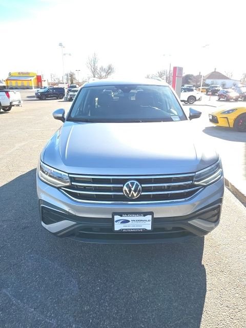 Used 2024 Volkswagen Tiguan SE image 8
