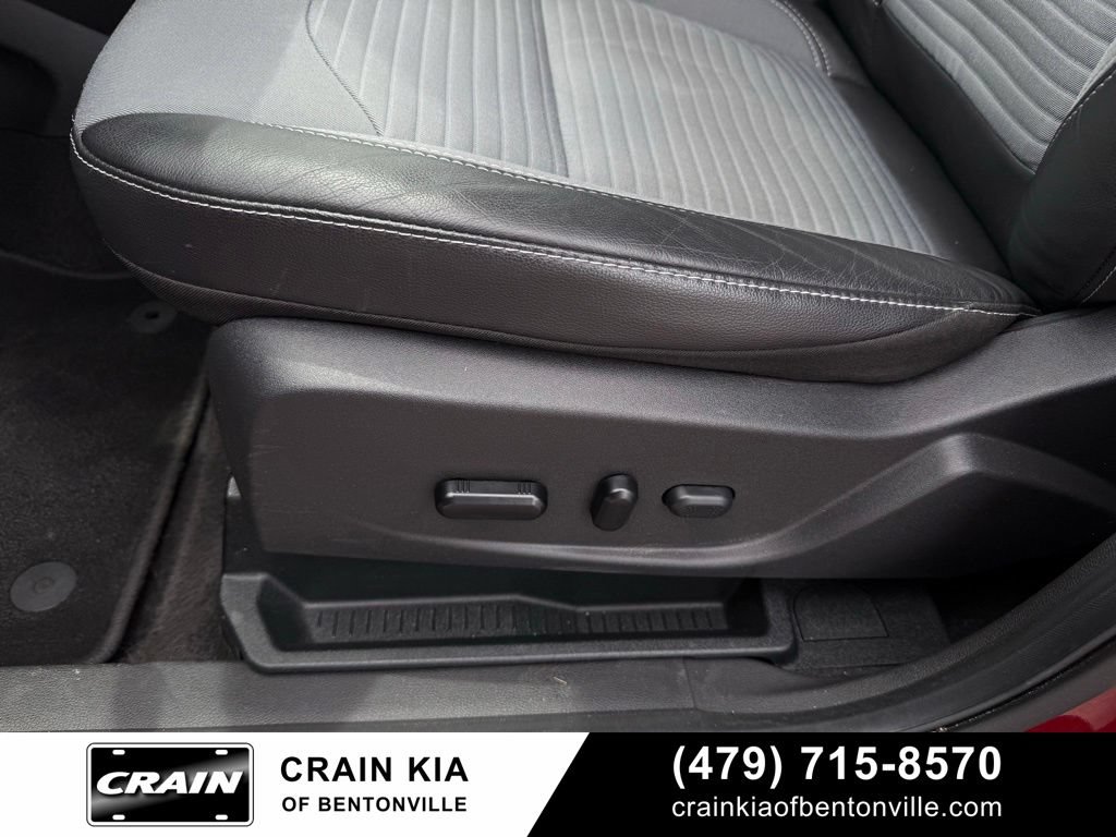 Used 2019 Ford Escape SE FWD image 12