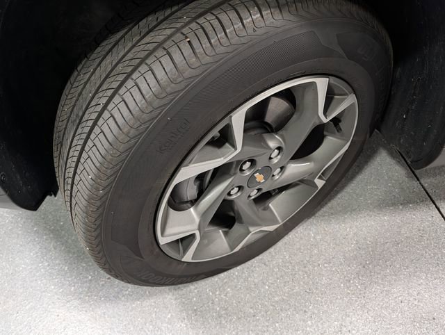 Used 2025 Chevrolet Trax LT w/ Driver Confidence Package image 8