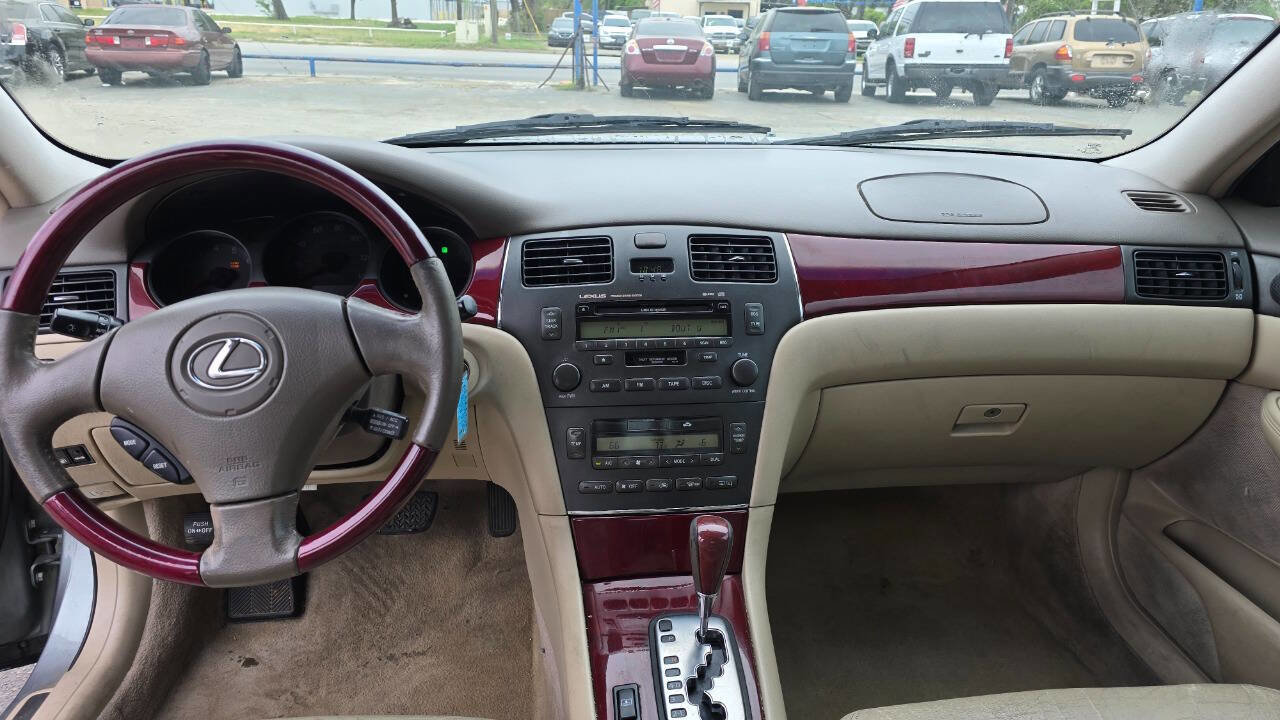 Used 2004 Lexus ES 330 image 9
