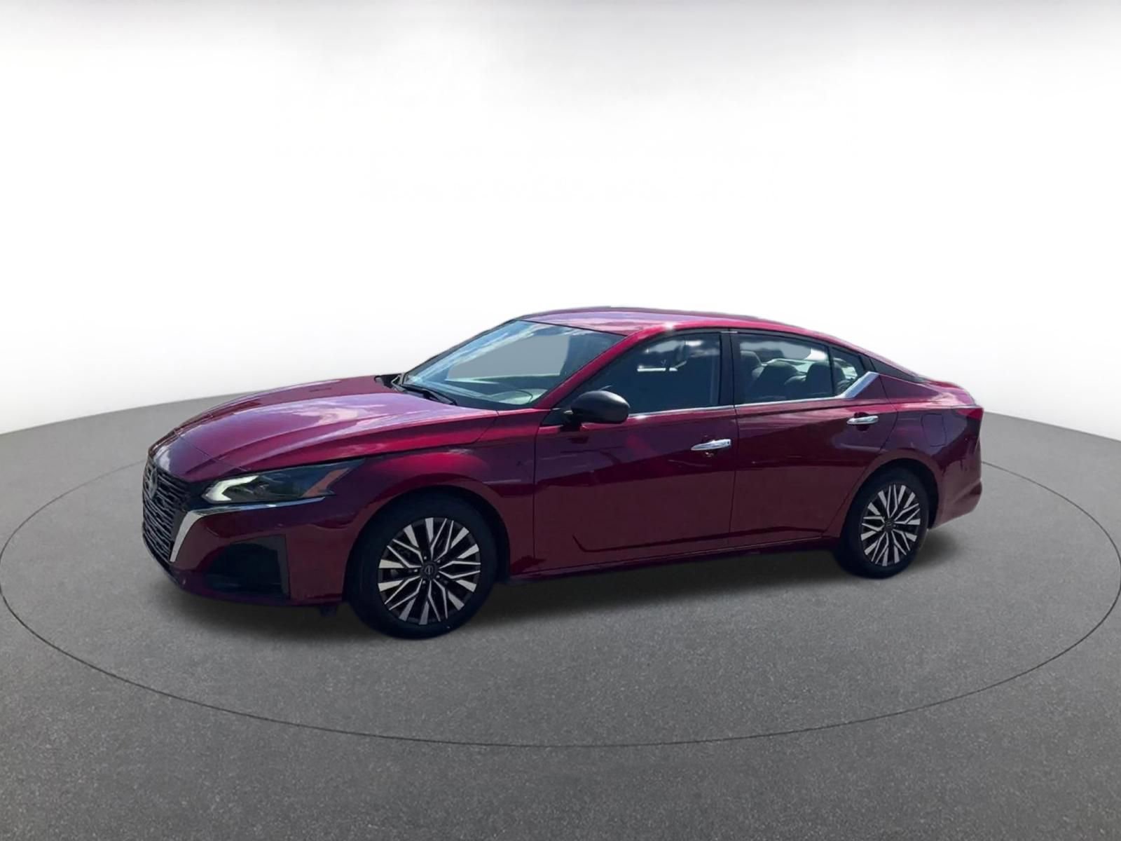 Used 2025 Nissan Altima 2.5 SV FWD image 7