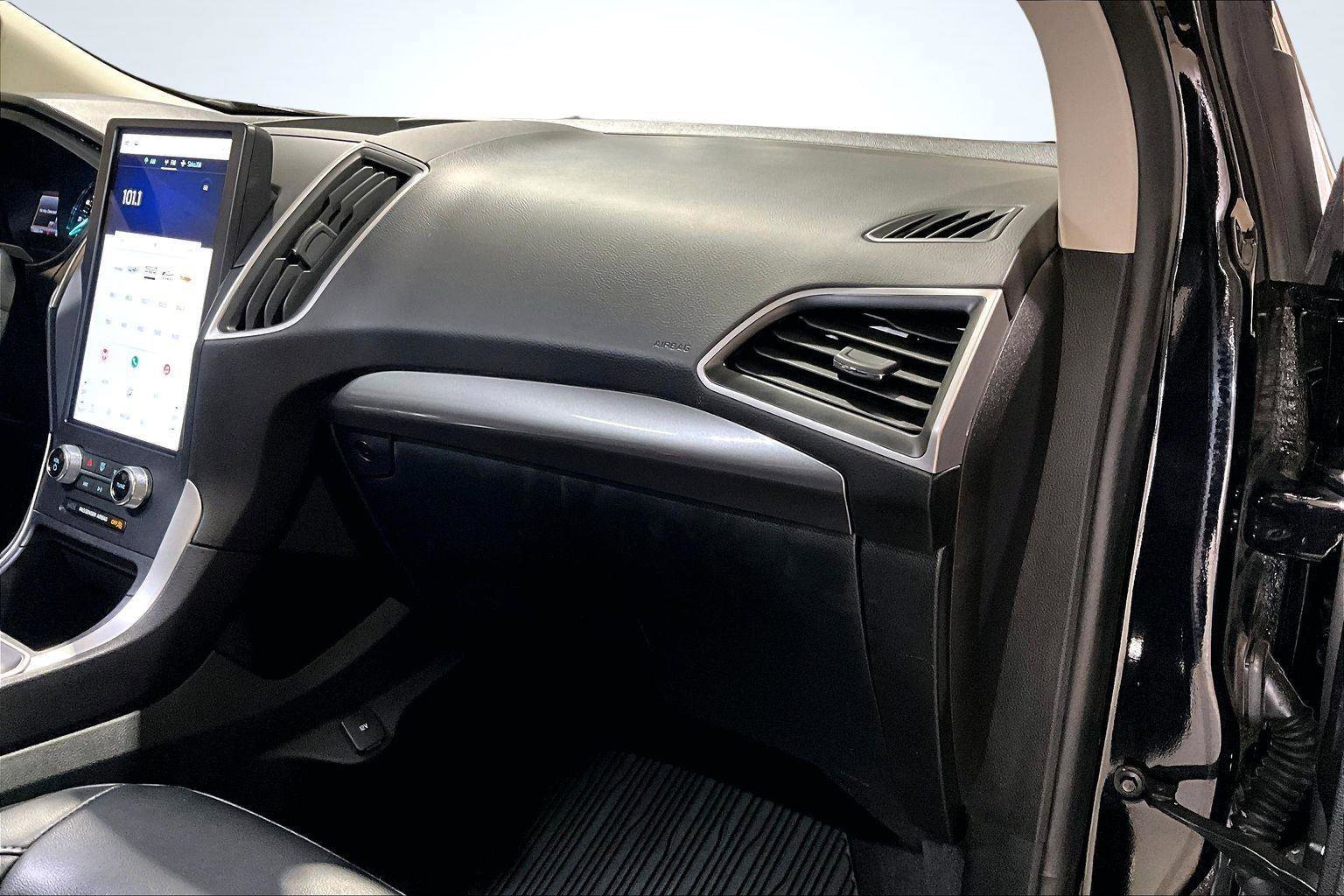Used 2024 Ford Edge SEL w/ Convenience Package image 18