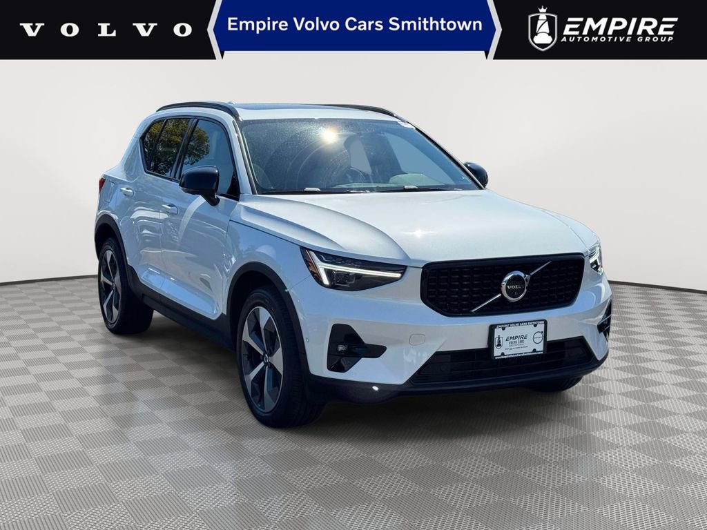 Used 2023 Volvo XC40 B5 Ultimate w/ Climate Package