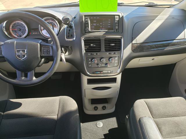 Used 2018 Dodge Grand Caravan SE w/ UConnect Hands-Free Group FWD image 16