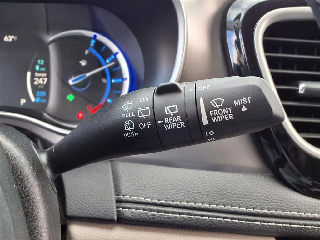 Used 2023 Chrysler Pacifica Touring-L FWD image 30