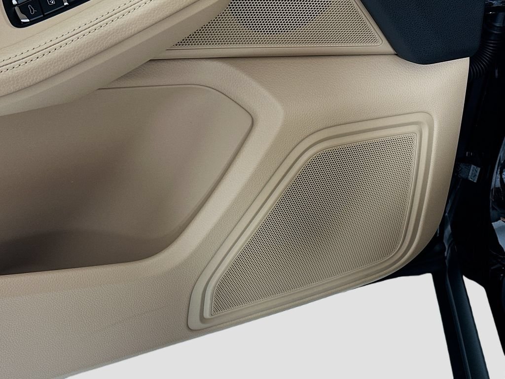 New 2026 Porsche Macan AWD/4WD image 21