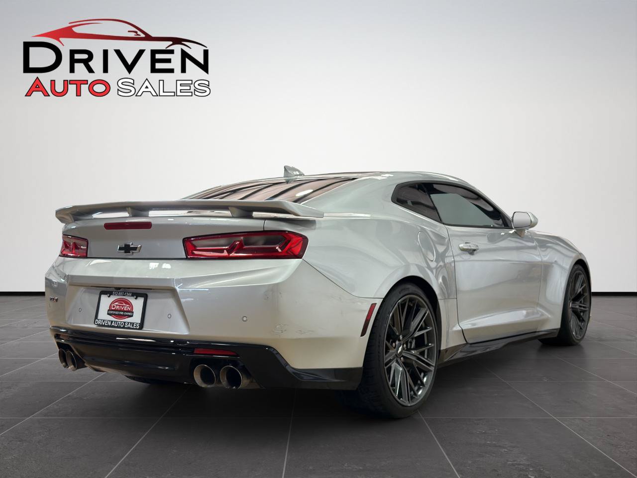 Used 2018 Chevrolet Camaro ZL1 RWD image 6