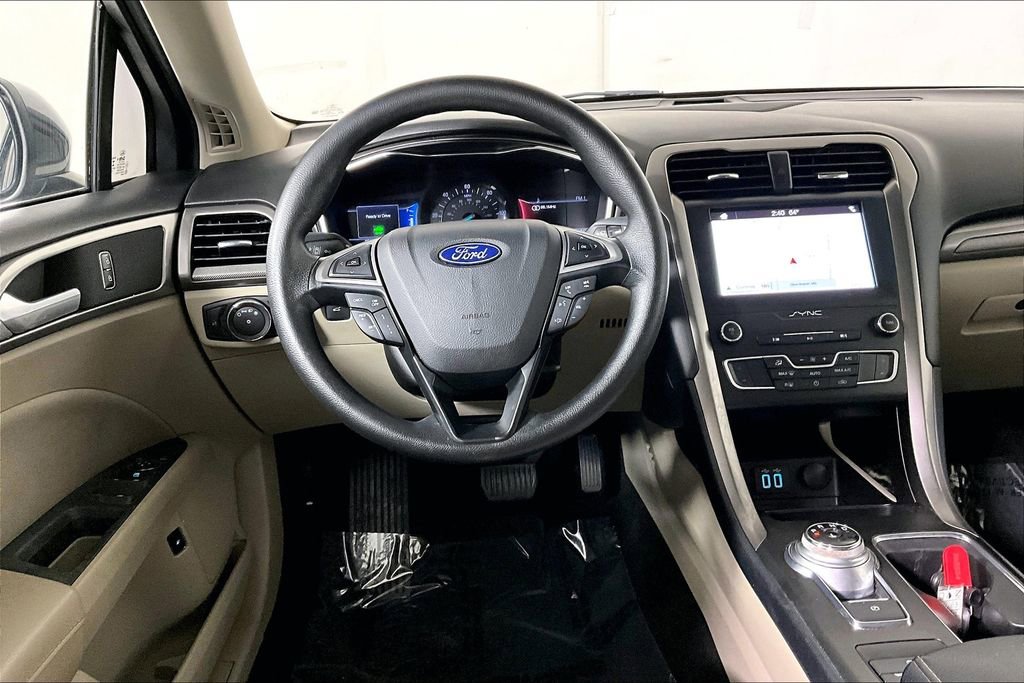Used 2019 Ford Fusion SE image 5