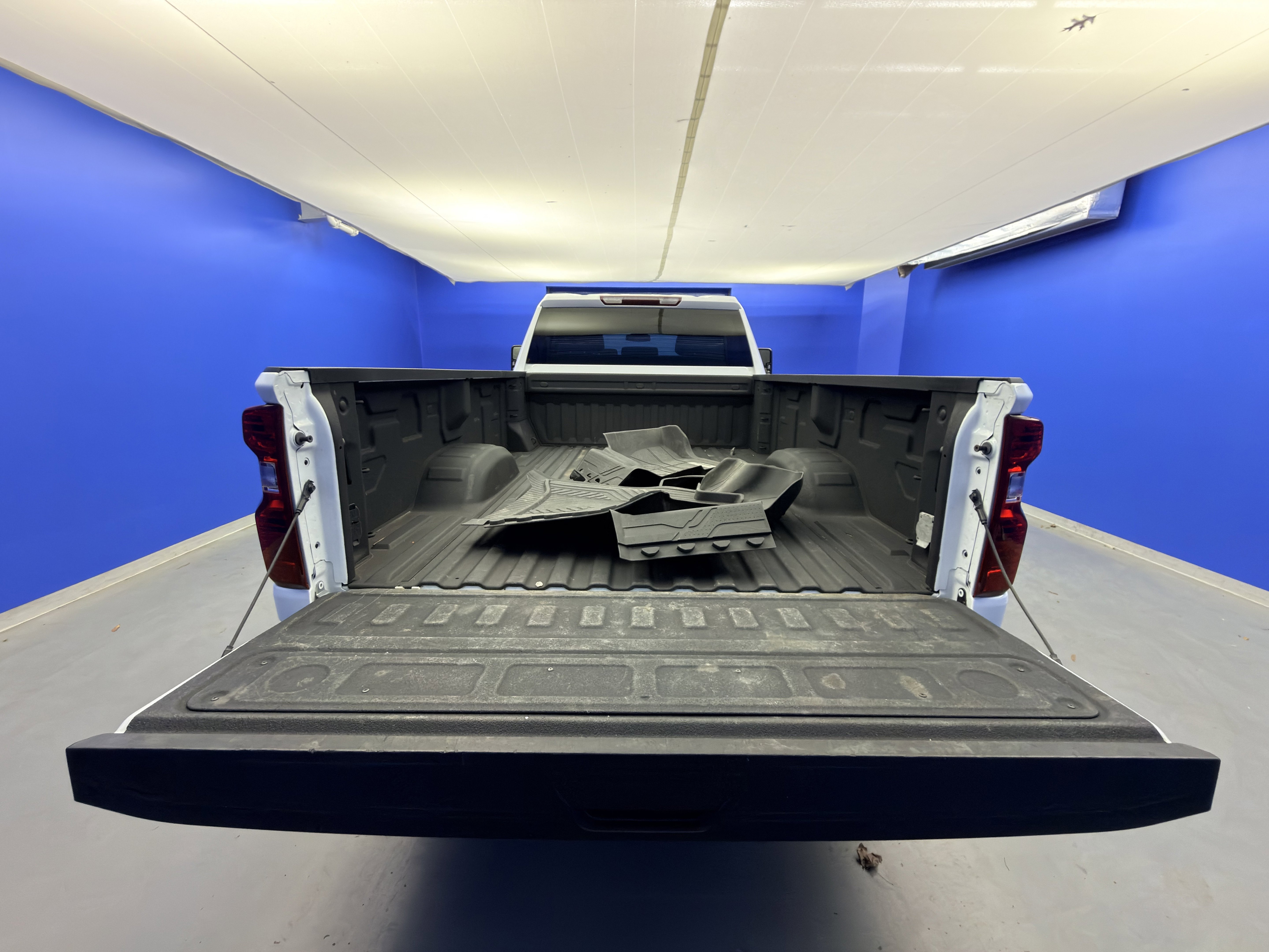 Used 2024 Chevrolet Silverado 2500 Custom w/ Custom Value Package image 27
