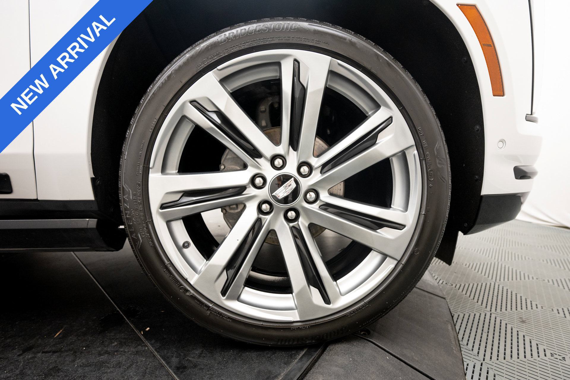 Used 2025 Cadillac Escalade Sport Platinum w/ LPO, Floor Liner Package AWD/4WD image 27