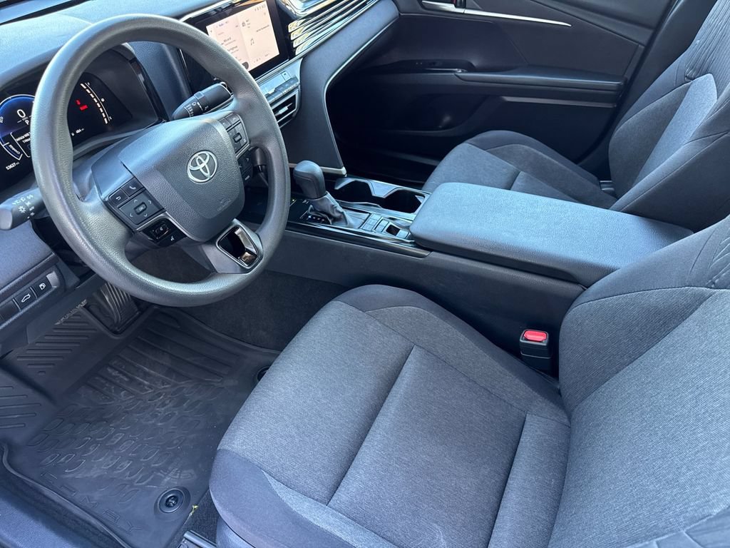 Used 2025 Toyota Camry LE FWD image 9
