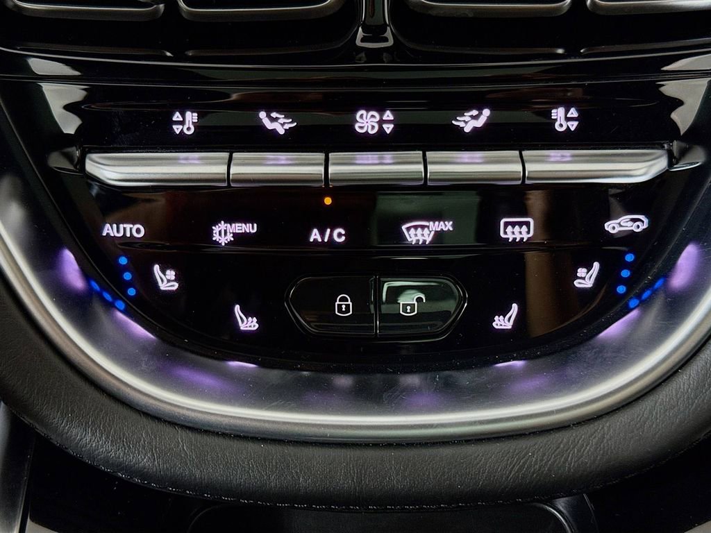 Used 2021 Aston Martin DBX image 16