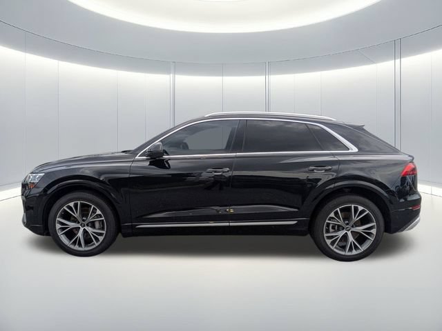 Used 2024 Audi Q8 Prestige w/ Prestige Package AWD/4WD image 3
