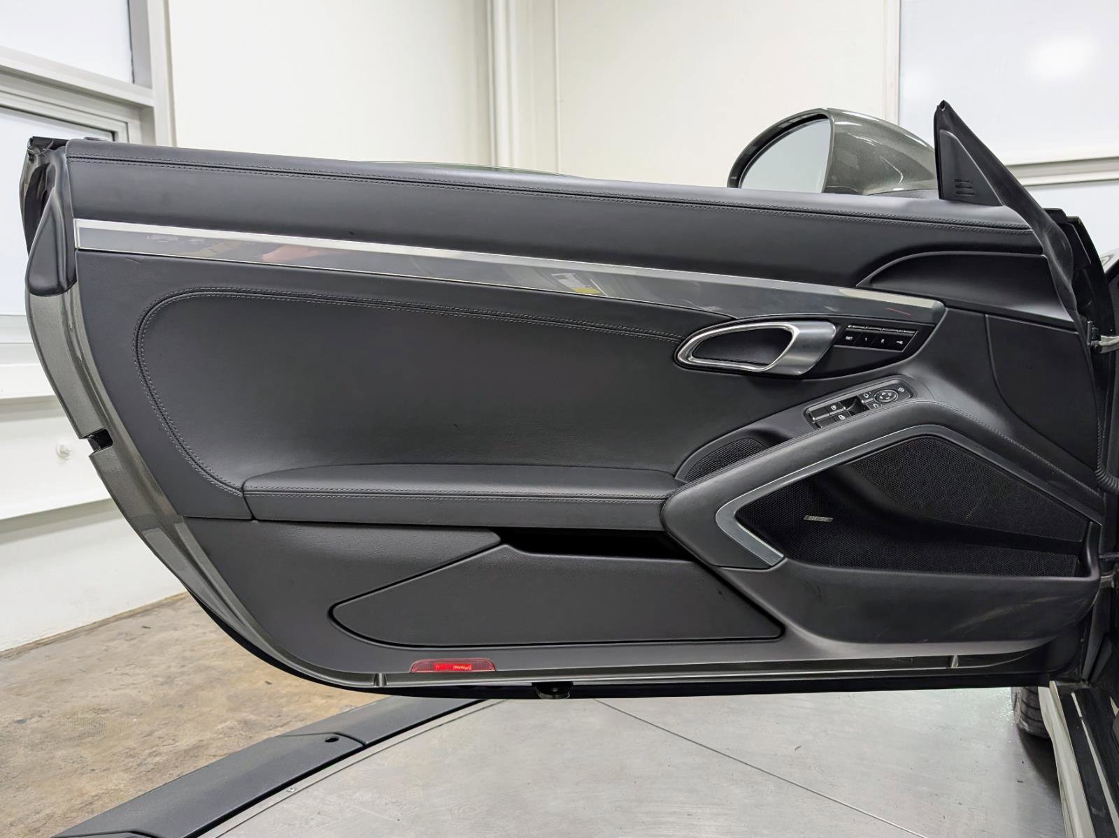 Used 2025 Porsche 718 Cayman S image 16