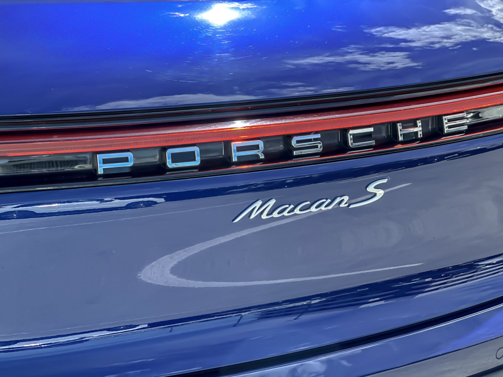 Used 2024 Porsche Macan S AWD/4WD image 25