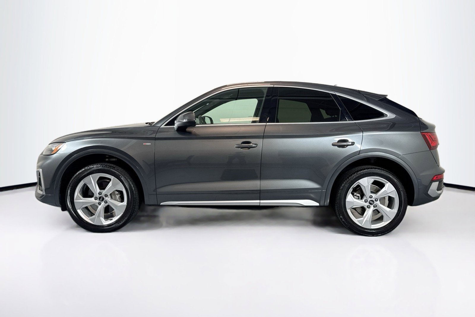 Used 2022 Audi Q5 2.0T Premium Plus w/ Premium Plus Package AWD/4WD image 8