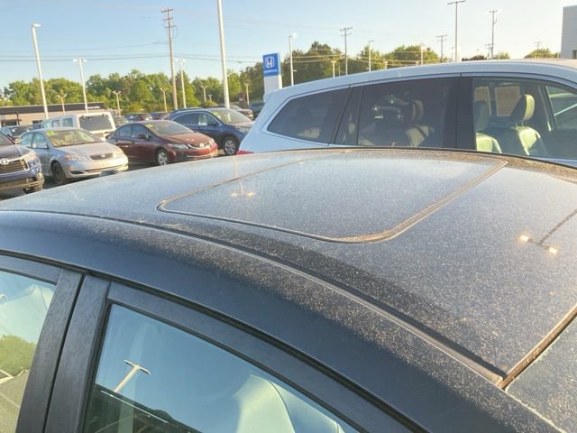 Used 2017 Toyota Corolla SE w/ SE Premium Package image 4