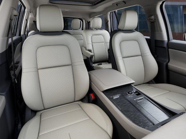 New 2027 Lincoln Aviator AWD image 10