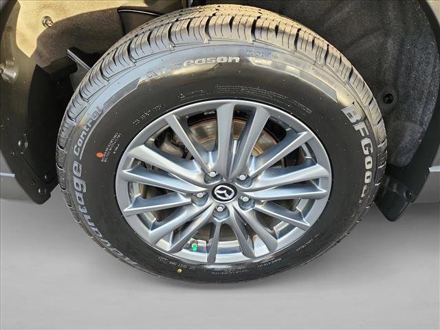 Used 2017 MAZDA CX-5 Touring w/ Preferred Equipment Package image 9