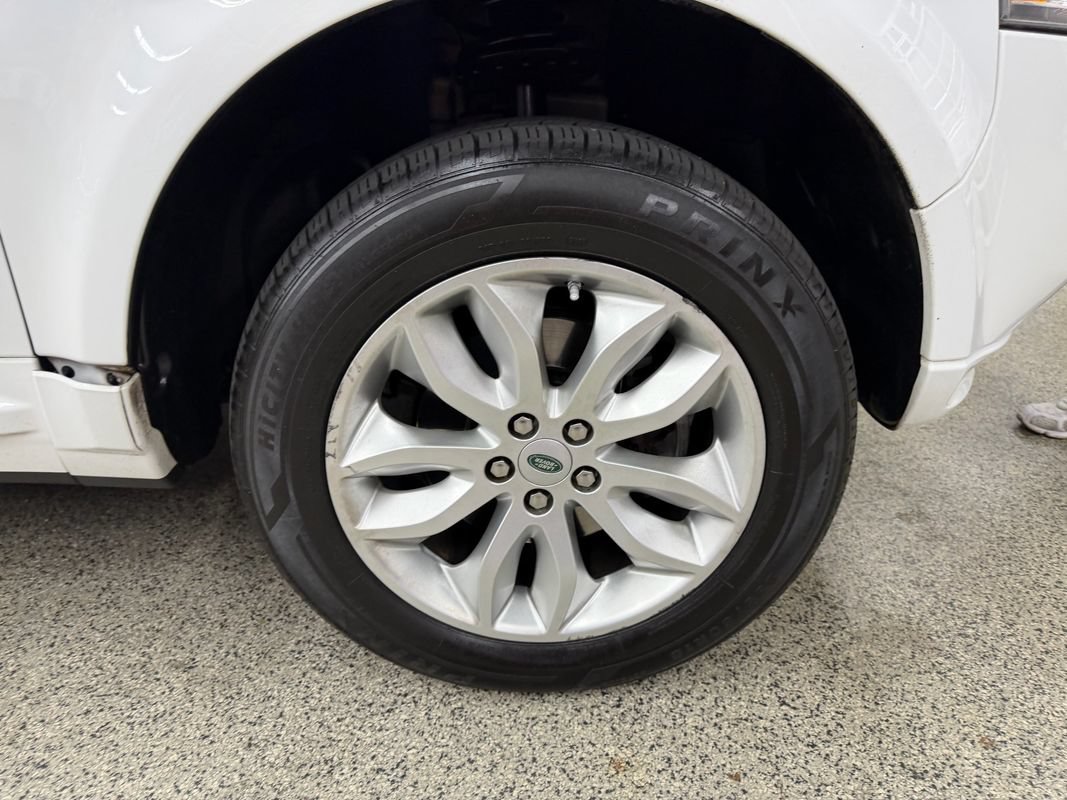 Used 2011 Land Rover LR2 HSE AWD/4WD image 37