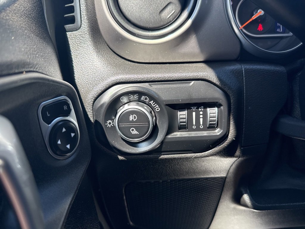 Used 2020 Jeep Gladiator Sport w/ Quick Order Package 24S image 13