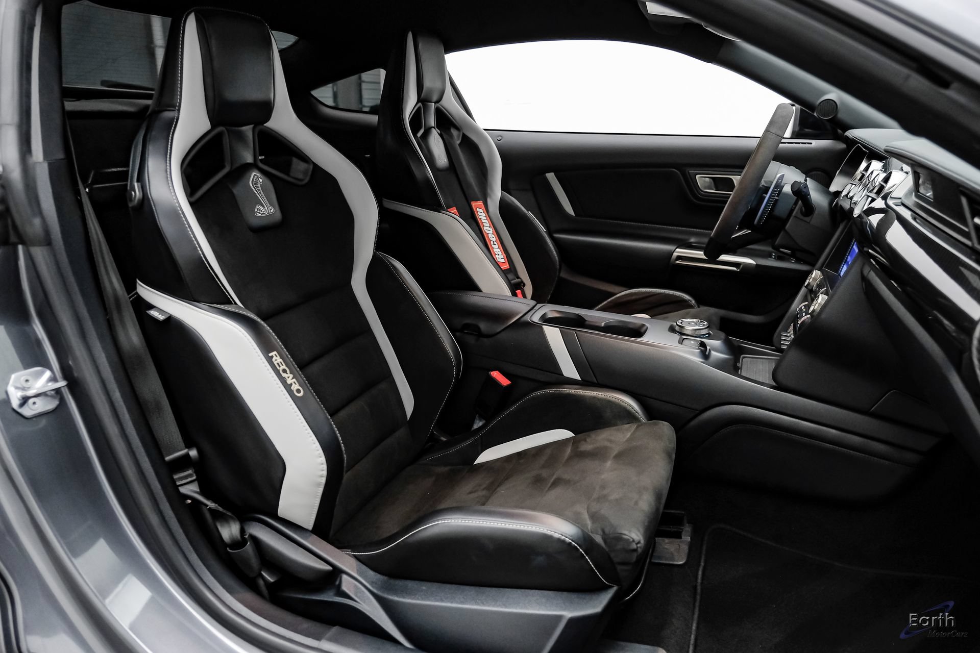Used 2021 Ford Mustang Shelby GT500 w/ Carbon Fiber Track Pack RWD image 63