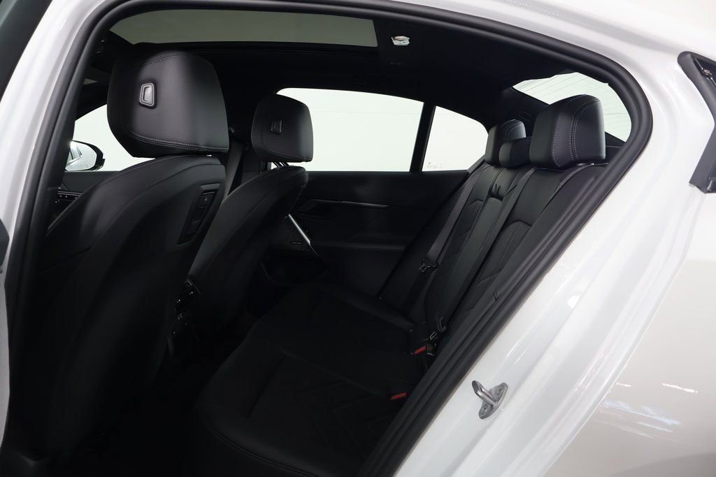 New 2026 BMW i5 eDrive40 w/ M Sport Package image 6
