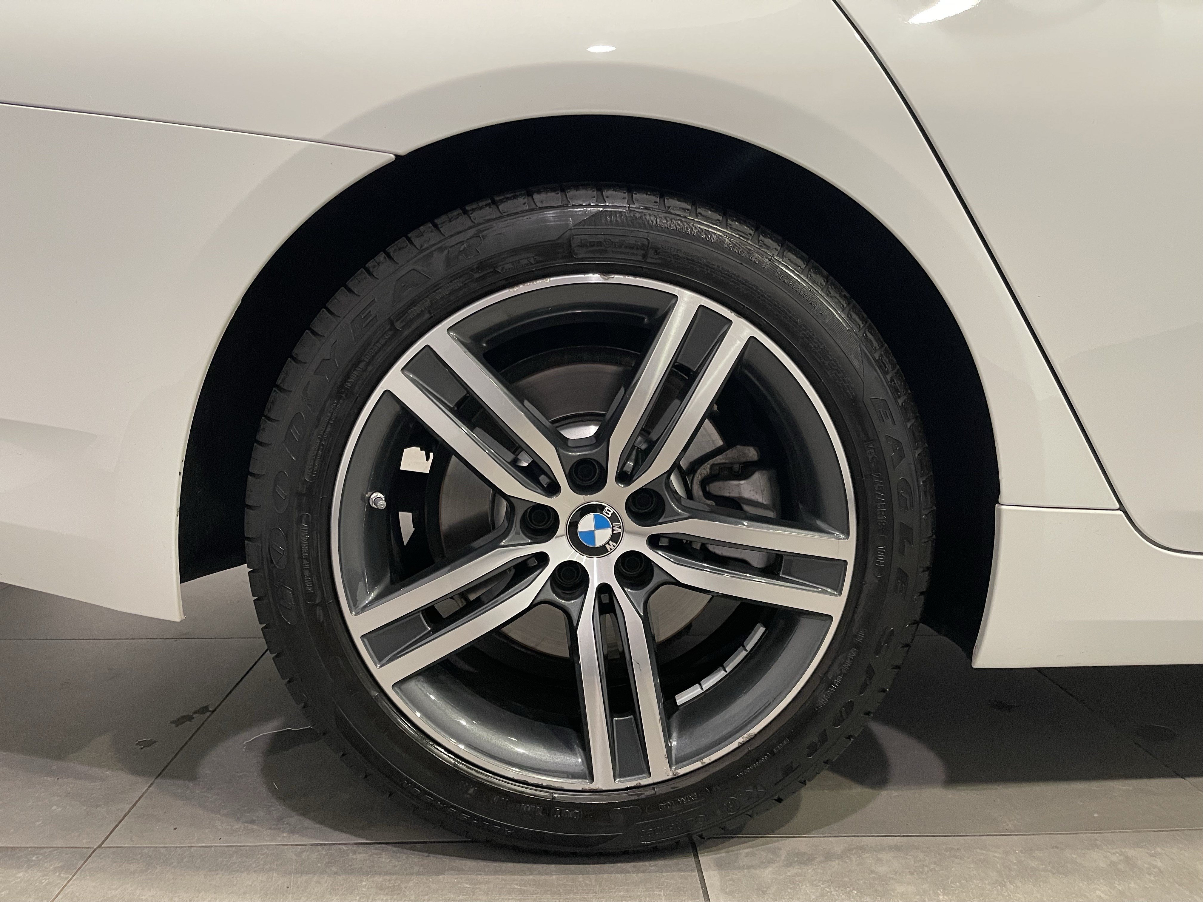 Certified 2023 BMW 530i xDrive w/ Convenience Package AWD/4WD image 9