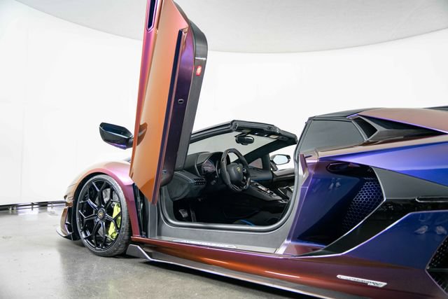 Used 2021 Lamborghini Aventador SVJ AWD/4WD image 15