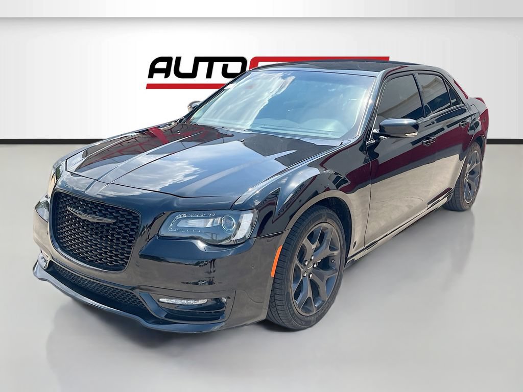 Used 2022 Chrysler 300 Touring L w/ Comfort Group RWD image 3