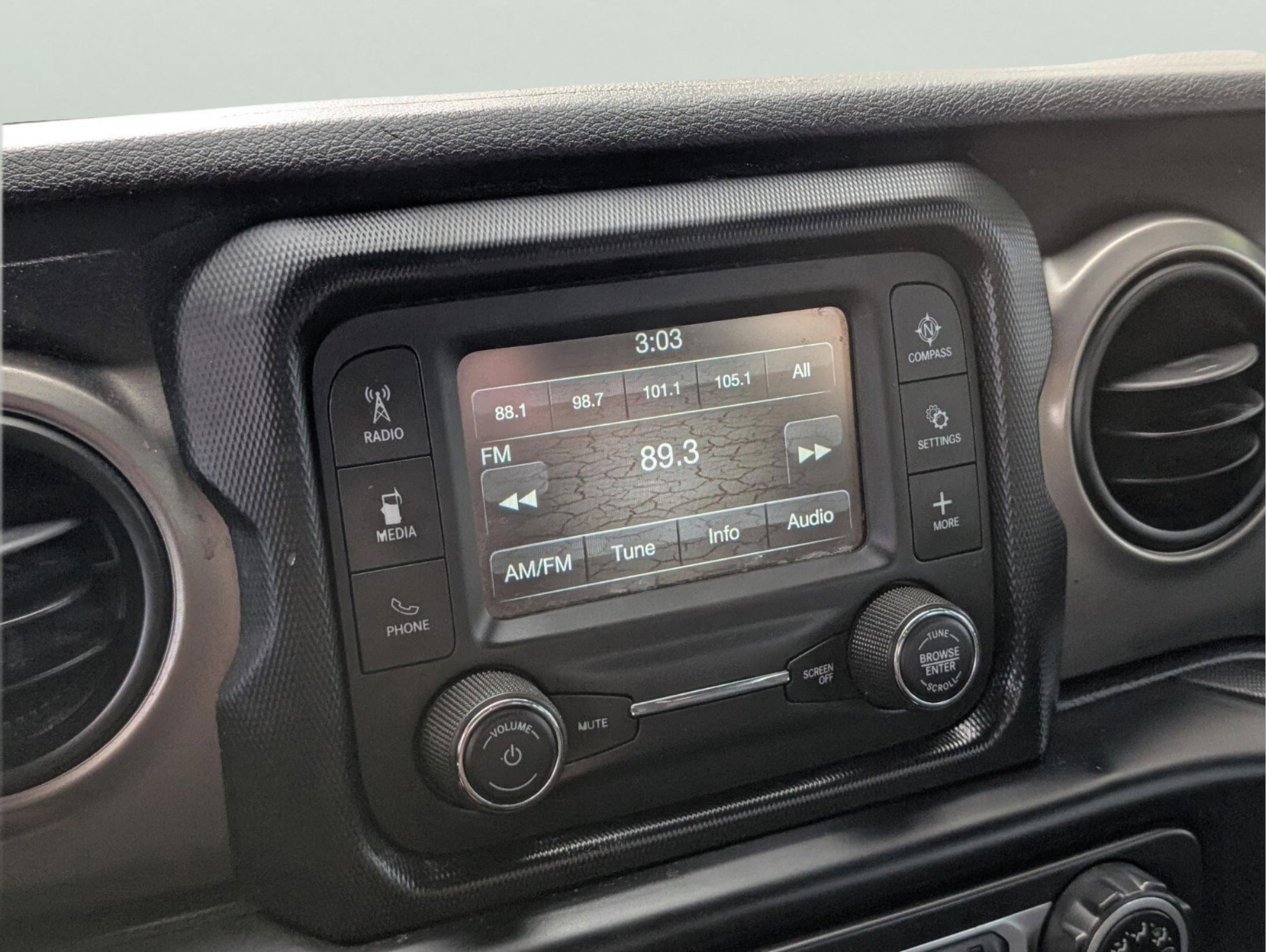 Used 2019 Jeep Wrangler Unlimited Sport image 16