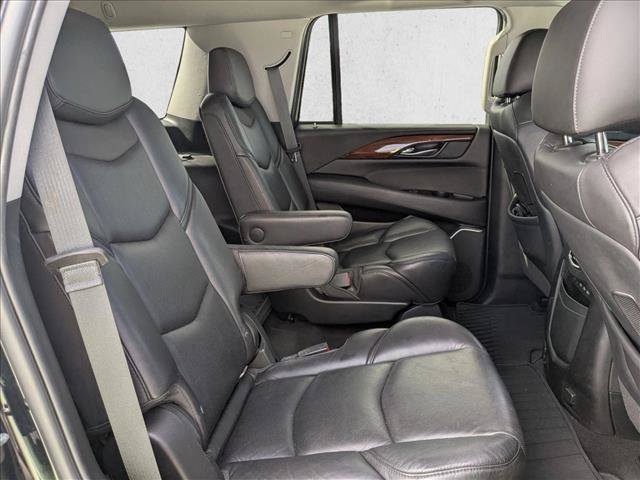 Used 2018 Cadillac Escalade Premium Luxury AWD/4WD image 19