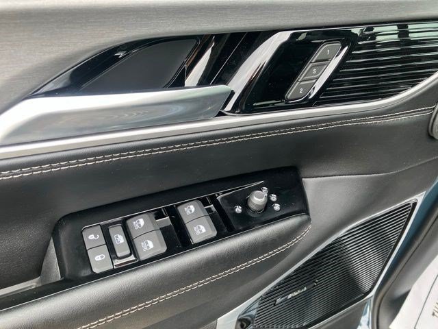 New 2026 Jeep Grand Wagoneer Limited AWD/4WD image 10