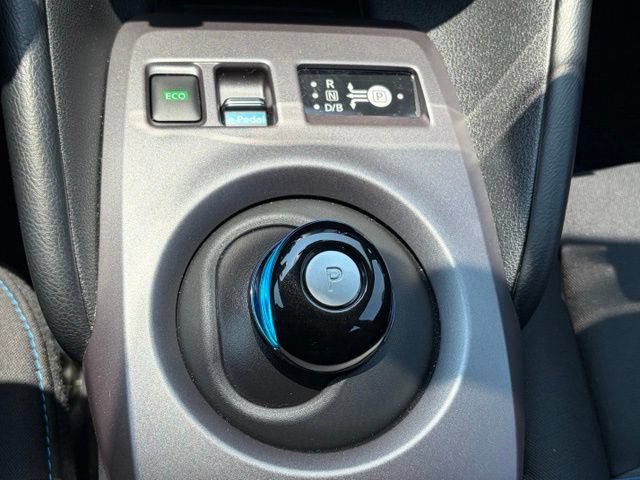 Used 2025 Nissan Leaf S FWD image 22