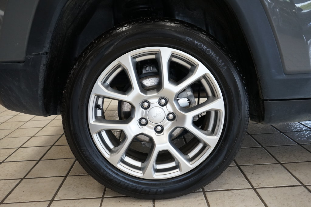 Used 2023 Jeep Compass Latitude AWD/4WD image 51