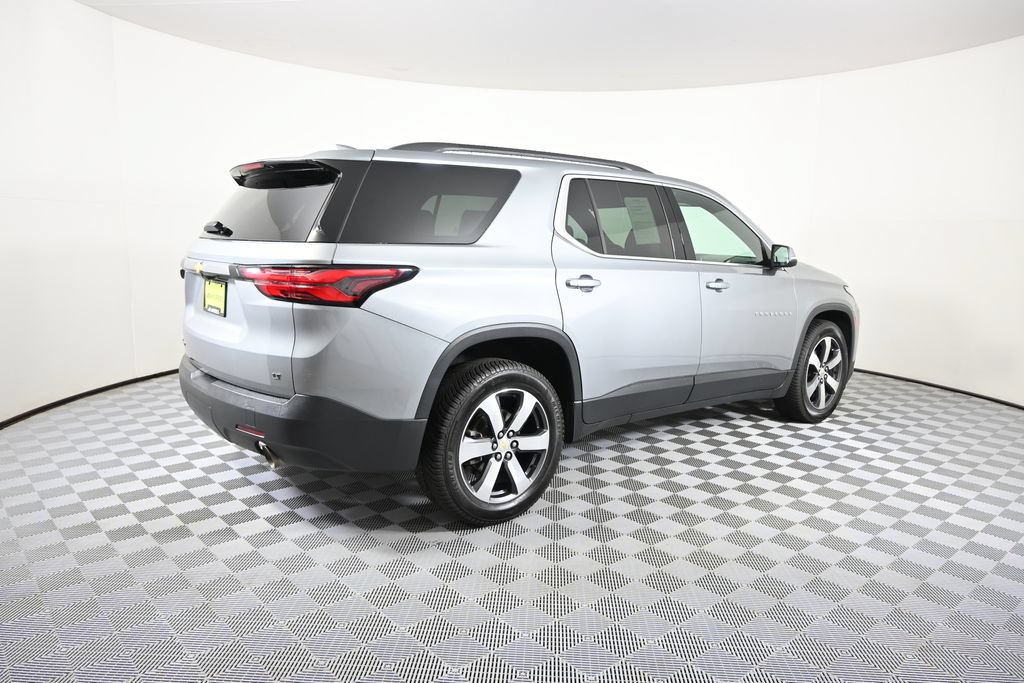 Used 2023 Chevrolet Traverse LT w/ LT Premium Package AWD/4WD image 6